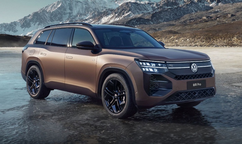 Огромный Volkswagen с полным приводом — всего 5,75 млн рублей. Volkswagen Teramont Pro 2025 подешевел в России на 1 млн рублей за 5 месяцев - 1 Огромный Volkswagen с полным приводом — всего 5,75 млн рублей. Volkswagen Teramont Pro 2025 подешевел в России на 1 млн рублей за 5 месяцев