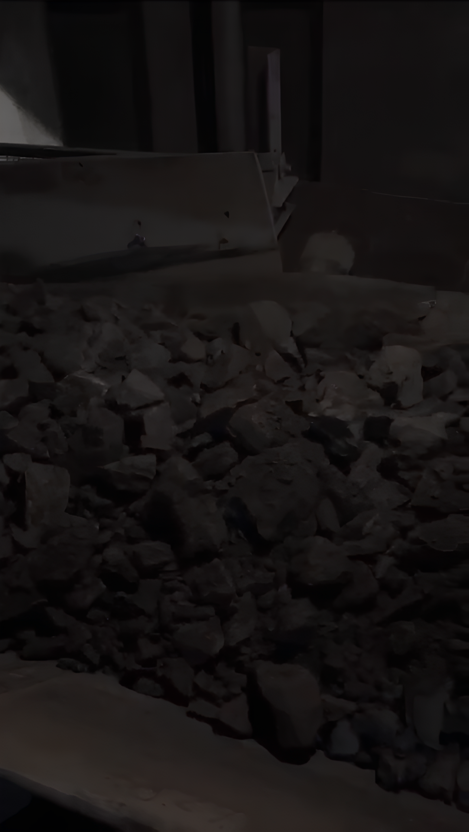 Материал на конвейерной ленте. Источник изображения: Собственное фото Материал на конвейерной ленте. Источник изображения: Собственное фото