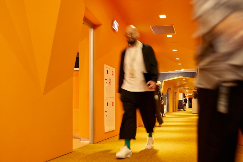 «Как ночь музеев, только в мире IT»: Яндекс, Сбер, X5, «Т-Банк» и Lamoda на одну ночь откроют свои офисы для всех желающих - 1 «Как ночь музеев, только в мире IT»: Яндекс, Сбер, X5, «Т-Банк» и Lamoda на одну ночь откроют свои офисы для всех желающих