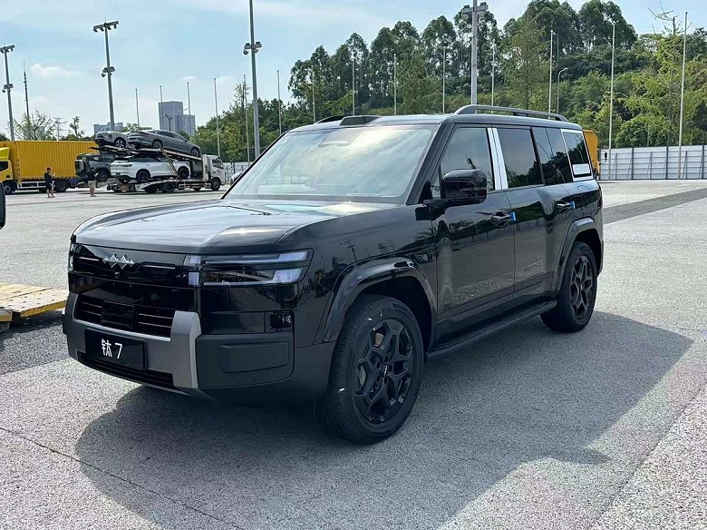 Представлен BYD Leopard Titanium 7