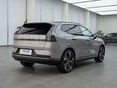 Представлен совершенно новый Volvo XC70: супергибрид с 462 л.с., полным приводом, 92-дюймовым экраном и запасом хода более 1200 км за 330 тыс. юаней (3,7 млн рублей)