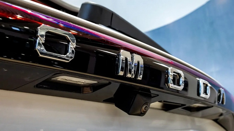 Замена колеса, запуск двигателя от внешнего аккумулятора, открытие заблокированных дверей или доставка топлива: в России запущена новая программа поддержки от Omoda и Jaecoo