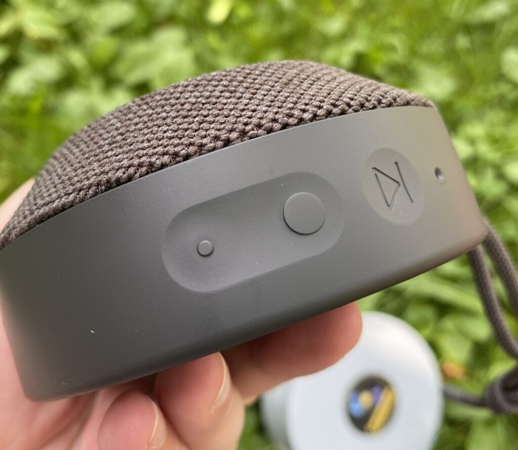 Обзор переносных колонок Commo от Яндекса - 6 Обзор переносных колонок Commo от Яндекса - 6