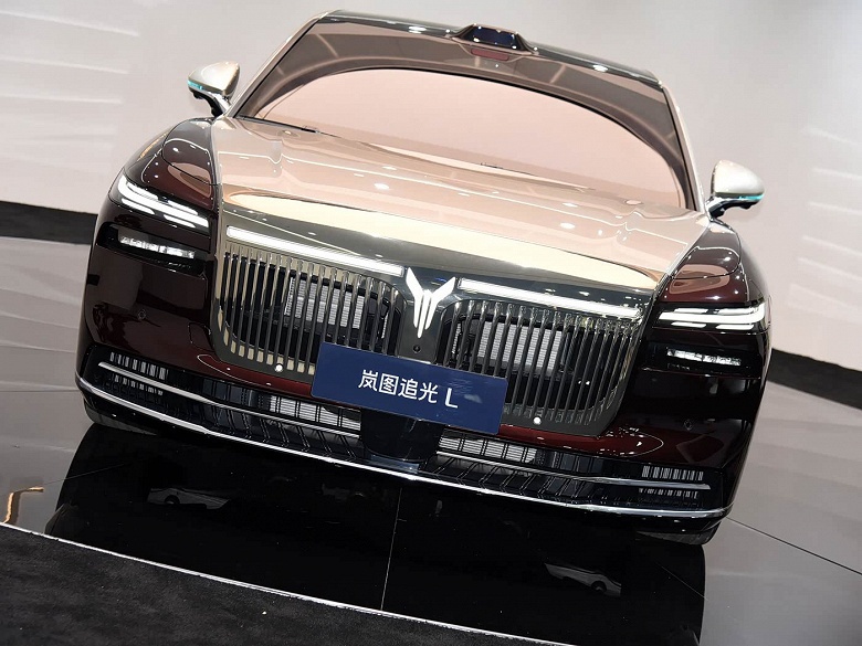 Китайская альтернатива BMW 7-й серии и Mercedes-Benz S-класса: в Китае представили Voyah Passion L с полным приводом и гибридной системой мощностью 522 л.с. - 1 Китайская альтернатива BMW 7-й серии и Mercedes-Benz S-класса: в Китае представили Voyah Passion L с полным приводом и гибридной системой мощностью 522 л.с.