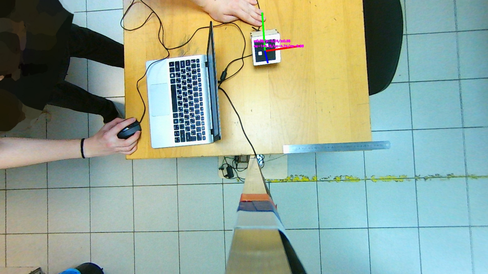 x: 0.08 / y: -0.24 / z: 0.66 | rx: -144.15 / ry: -4.74 / rz: -5.96