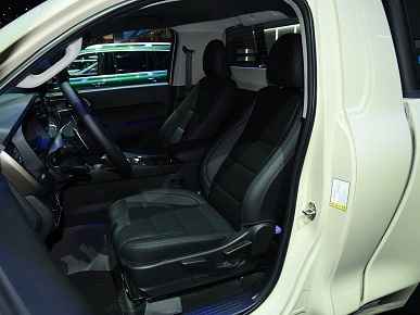 Рама, честный полный привод, мотор V6, 354 л.с. и 9-ступенчатый &laquo;автомат&raquo; &mdash; 230 тыс. юаней (2,6 млн рублей). Great Wall Poer V6 2025 доступен для предзаказа