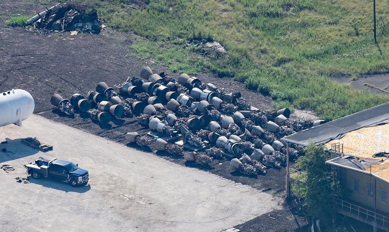 Кладбище двигателей Raptor для ракет Starship показали на фото - 1 Кладбище двигателей Raptor для ракет Starship показали на фото