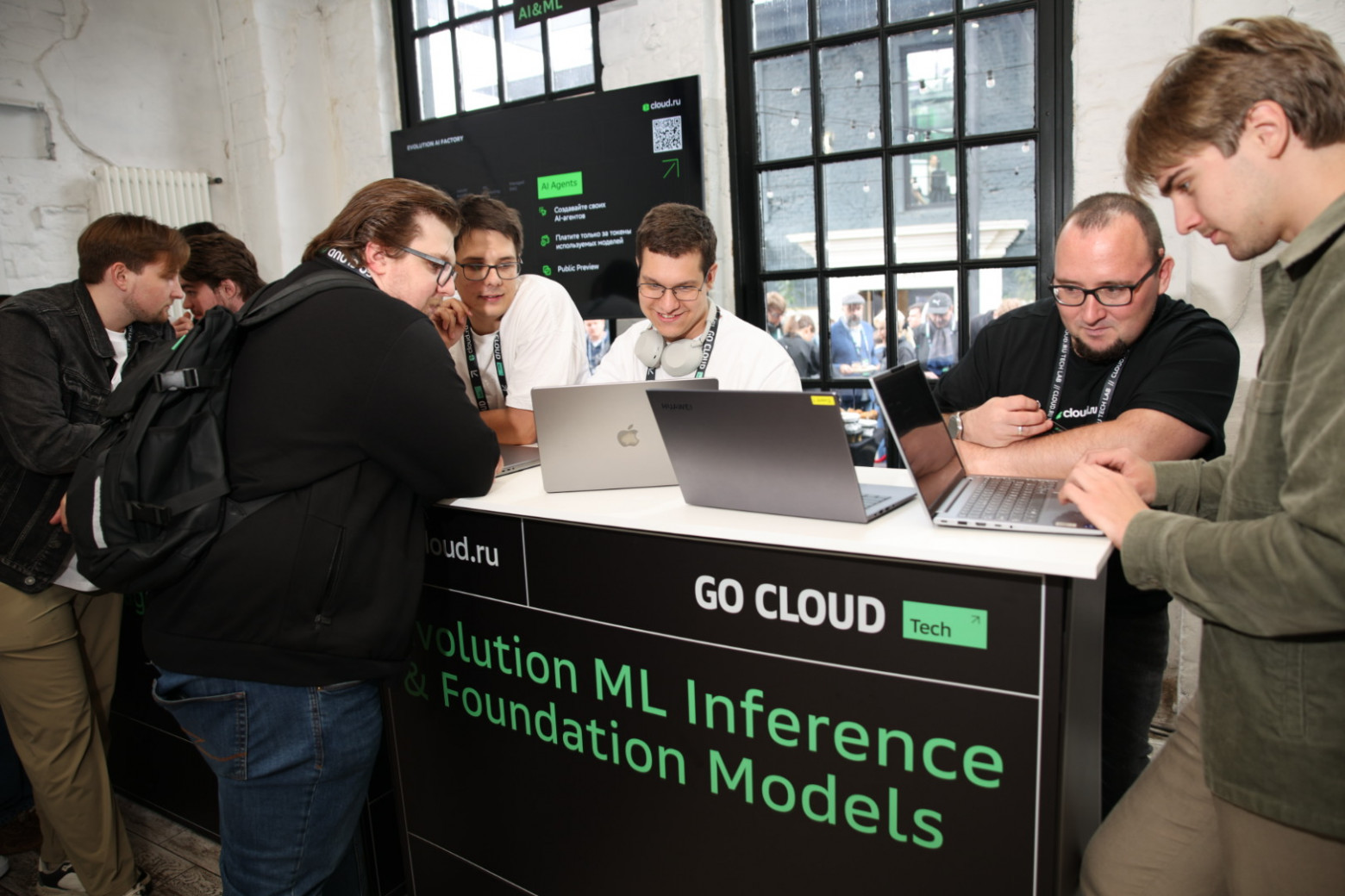 Решить задачу с помощью AI-помощника, «прожарить» резюме и выиграть мерч: как прошла IT-конференция GoCloud Tech 2025 - 3 Решить задачу с помощью AI-помощника, «прожарить» резюме и выиграть мерч: как прошла IT-конференция GoCloud Tech 2025 - 3