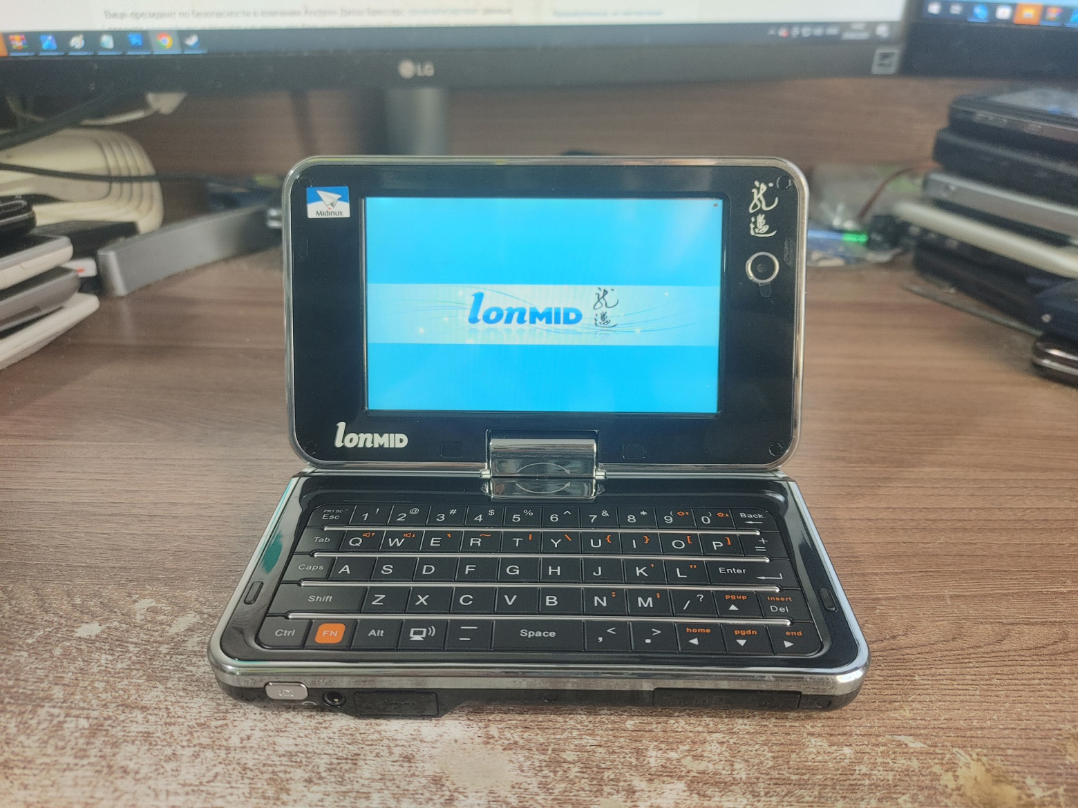 Уникальный гаджет с двумя процессорами: как китайский стартап совместил телефон и нетбук в одном корпусе? - 12