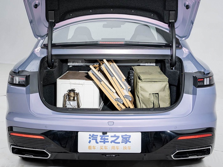 Просторный 192-сильный седан Changan &mdash; всего 72,9 тыс. юаней (830 тыс. рублей). Представлен обновленный Changan Eado