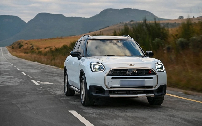 В Россию привезли партию новых Mini Countryman S с ДВС - 1 В Россию привезли партию новых Mini Countryman S с ДВС