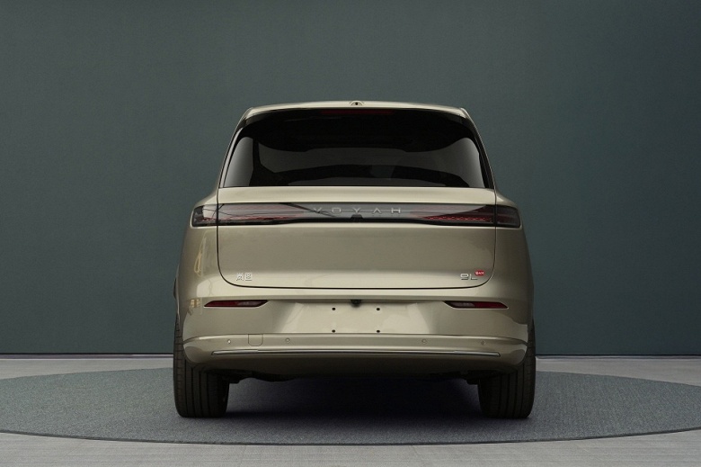 «Китайский Cullinan» от Voyah рассекречен. Флагманский внедорожник Voyah 9L получил полный привод и 516 л.с., а расход — всего 0,4 л 100 км - 2 «Китайский Cullinan» от Voyah рассекречен. Флагманский внедорожник Voyah 9L получил полный привод и 516 л.с., а расход — всего 0,4 л/100 км