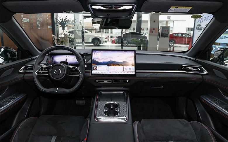 Ну и что, что Mazda 6 ушла из России? У крупного дилера появились гибриды Mazda EZ-6 &mdash; по цене Toyota Camry