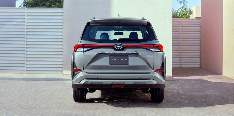 Семиместная Toyota Veloz подешевела в России до 2,9 млн рублей. Четыре месяца назад такие машины предлагались под заказ за 3,6 млн рублей - 3 Семиместная Toyota Veloz подешевела в России до 2,9 млн рублей. Четыре месяца назад такие машины предлагались под заказ за 3,6 млн рублей