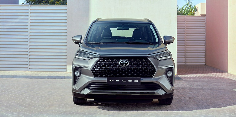 Семиместная Toyota Veloz подешевела в России до 2,9 млн рублей. Четыре месяца назад такие машины предлагались под заказ за 3,6 млн рублей - 1 Семиместная Toyota Veloz подешевела в России до 2,9 млн рублей. Четыре месяца назад такие машины предлагались под заказ за 3,6 млн рублей