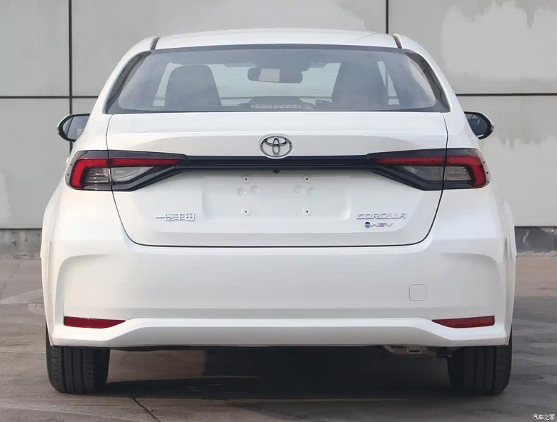 Теперь это почти Camry: раскрыта новая Toyota Corolla