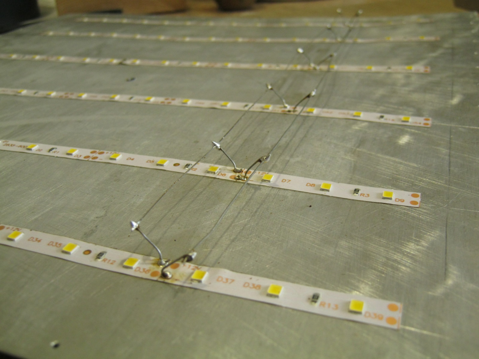 Фото 6.2. Устройство шины питания лент крупнее