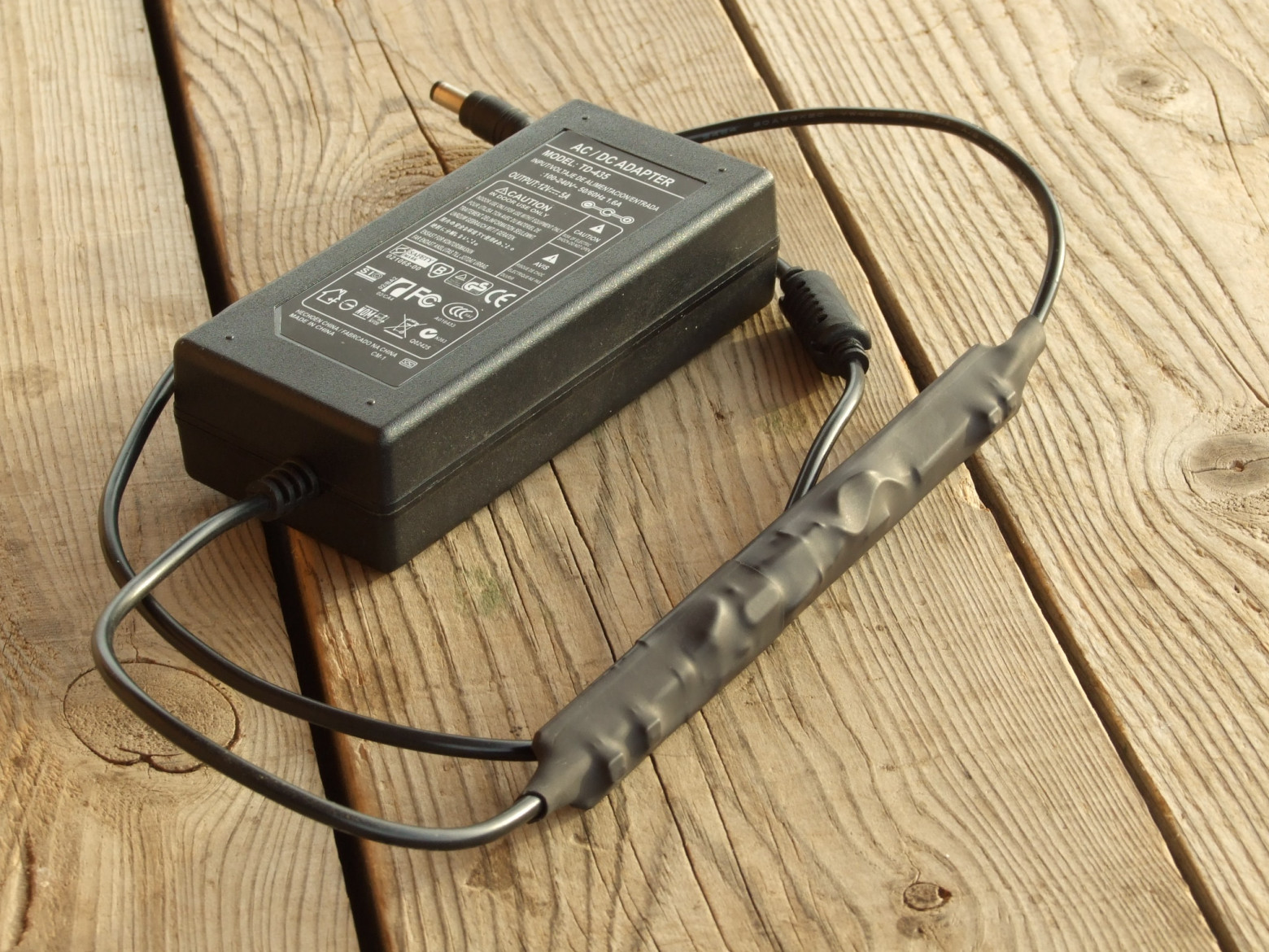 Фото 8.3. Внешний вид сетевого адаптера с доработанным модулем, для питания крупного светильника