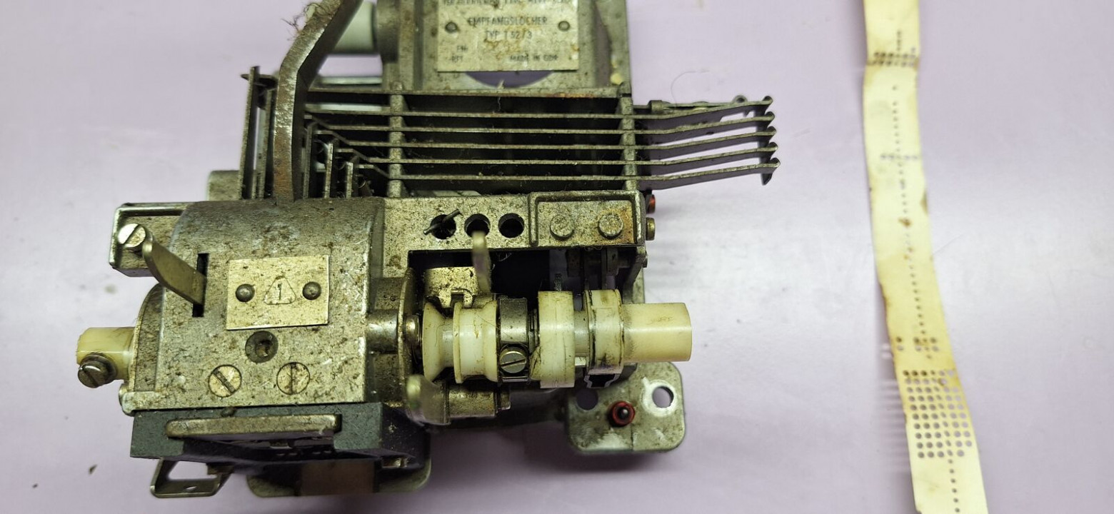 Реперфоратор с лентой