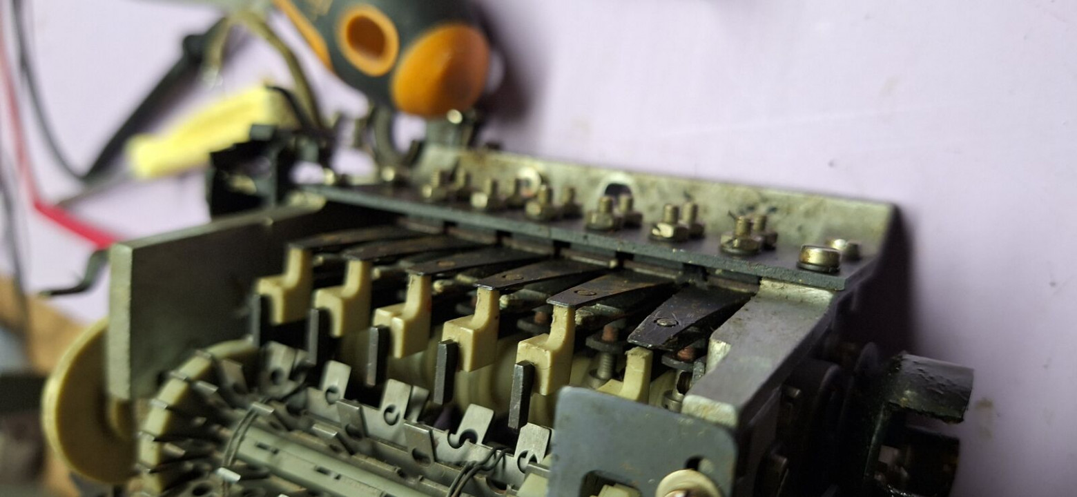 Контакты передатчика