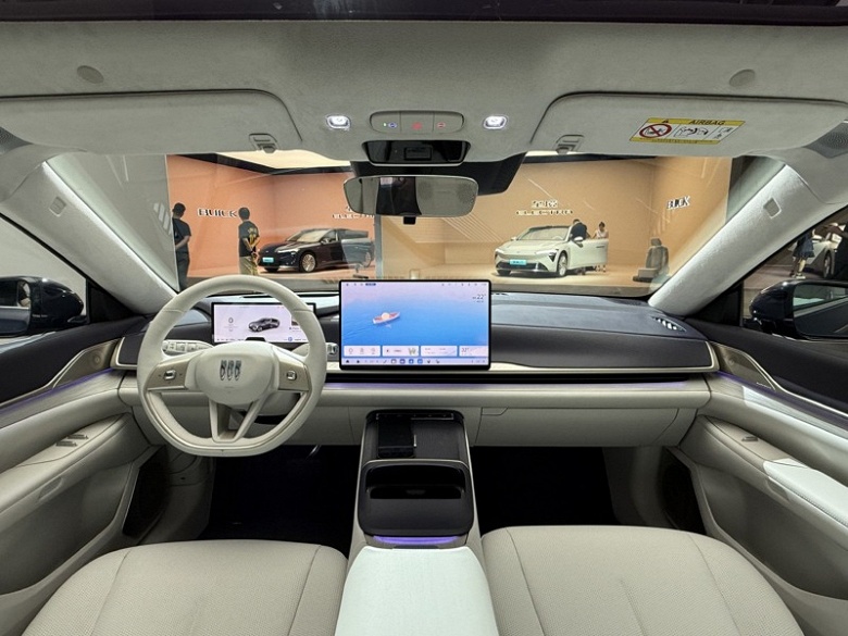 Одноклассник Toyota Camry и Honda Accord с запасом хода свыше 1400 км и расходом топлива всего 0,5 л/100 км. Представлен Buick Electra L7