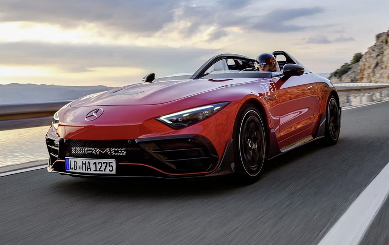 В России можно заказать Mercedes-AMG PureSpeed: 585 л.с. и нет крыши, зато есть цена 150 миллионов рублей