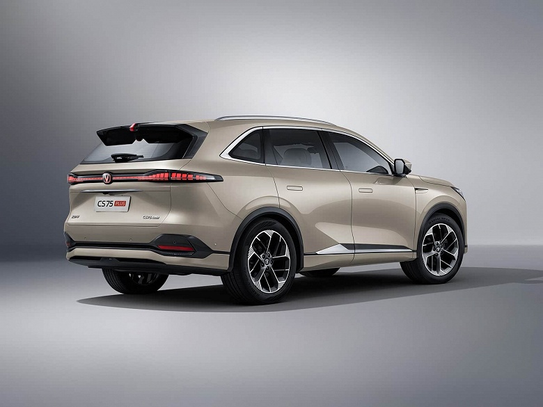 Ещё один аналог Geely Monjaro официально появится в России: совершенно новый Changan CS75 Plus проходит сертификацию, у него будет 2,0-литровый мотор и «автомат» - 2 Ещё один аналог Geely Monjaro официально появится в России: совершенно новый Changan CS75 Plus проходит сертификацию, у него будет 2,0-литровый мотор и «автомат»