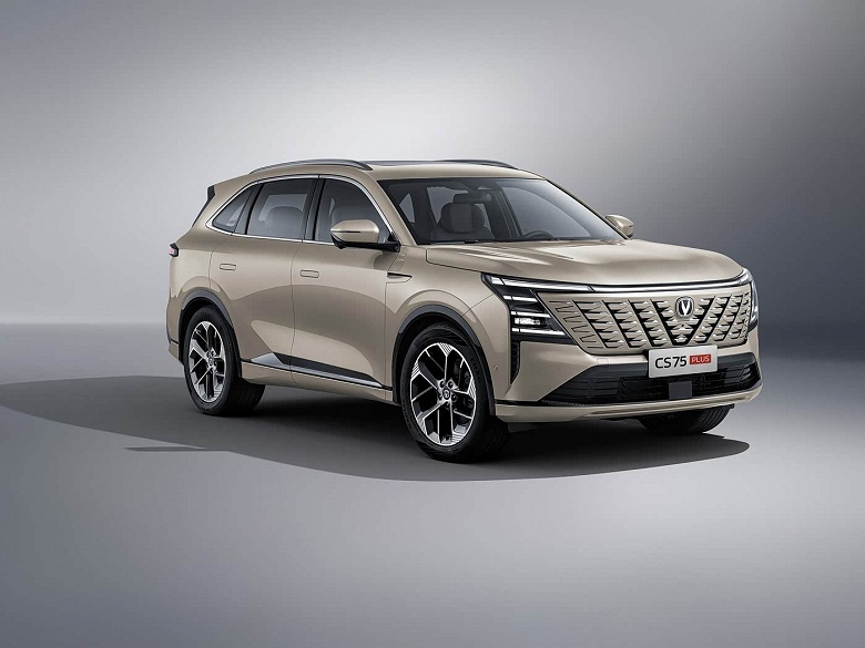 Ещё один аналог Geely Monjaro официально появится в России: совершенно новый Changan CS75 Plus проходит сертификацию, у него будет 2,0-литровый мотор и «автомат» - 1 Ещё один аналог Geely Monjaro официально появится в России: совершенно новый Changan CS75 Plus проходит сертификацию, у него будет 2,0-литровый мотор и «автомат»