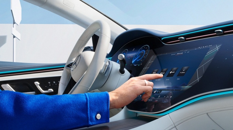 &laquo;Свежие данные показывают, что физические кнопки лучше&raquo;, &mdash; Mercedes-Benz возвращается к истокам