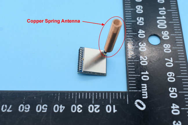 Модуль RF4463PRO, подключенный к медной пружинной антенне