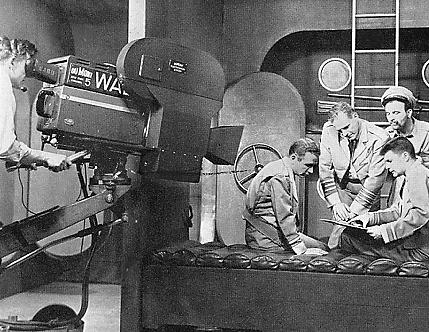 Electronicam от DuMont. Хорошо видна телекамера и кинонасадка Electronicam от DuMont. Хорошо видна телекамера и кинонасадка