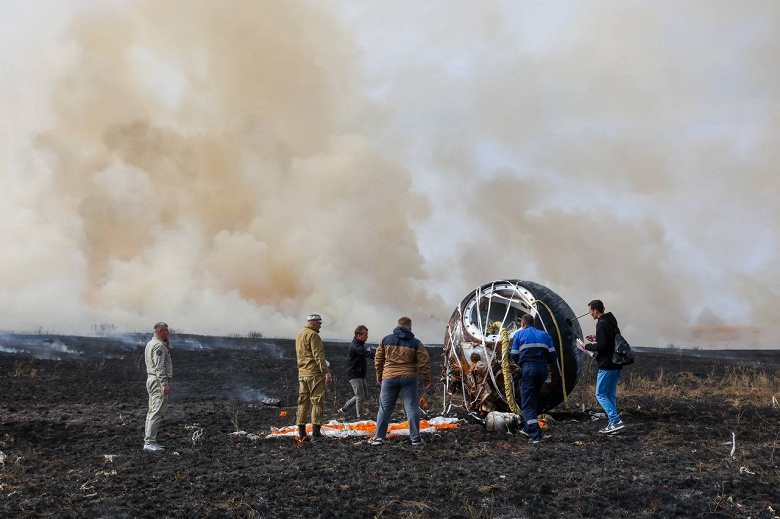 Посадка биоспутника «Биона-М» №2 с уникальным «экипажем»: фото и видео с места событий - 2 Посадка биоспутника «Биона-М» №2 с уникальным «экипажем»: фото и видео с места событий