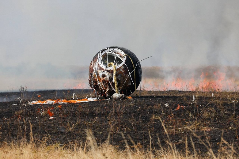 Посадка биоспутника «Биона-М» №2 с уникальным «экипажем»: фото и видео с места событий - 1 Посадка биоспутника «Биона-М» №2 с уникальным «экипажем»: фото и видео с места событий