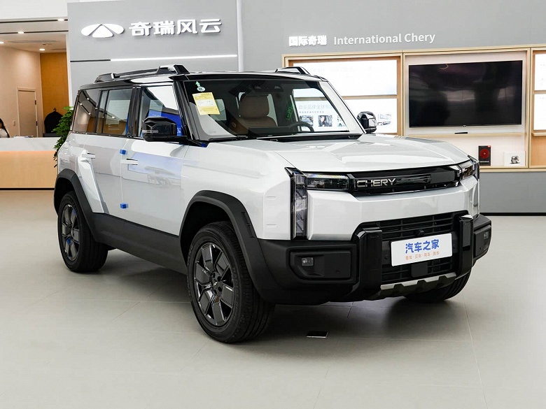 Представлен &laquo;квадратный&raquo; внедорожник Chery Fulwin X3L: гибридная система мощностью 428 л.с., полный привод и запас хода до 1200 км за 149,9 тыс. юаней (1,75 млн рублей)