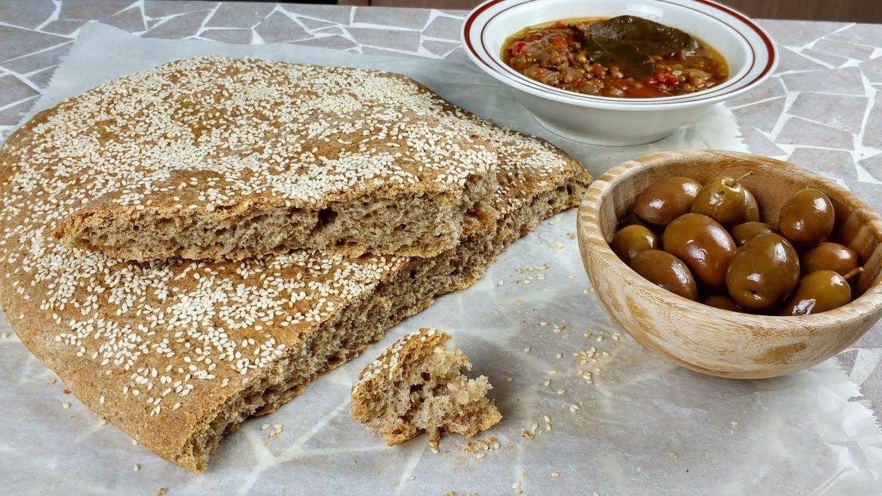 Современная греческая лагана, судя по всему, римский лаганум выглядел примерно так же, и к пасте отношения не имел