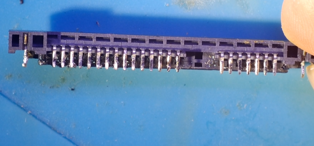 Как я ремонтировал ноутбук, купленный за 12 евро. Восстановление при помощи паяльника и отчаяния - 10