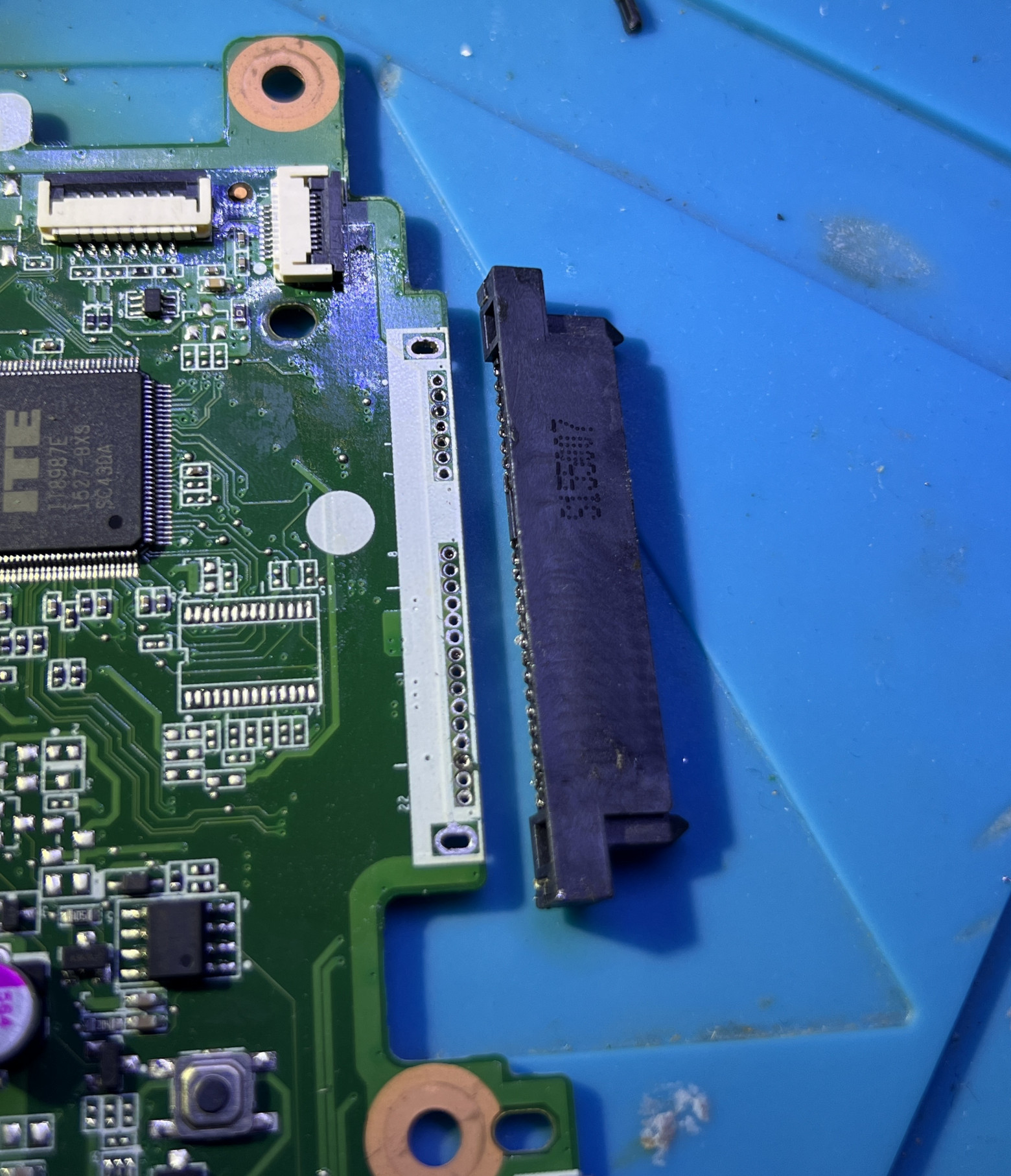 Как я ремонтировал ноутбук, купленный за 12 евро. Восстановление при помощи паяльника и отчаяния - 12