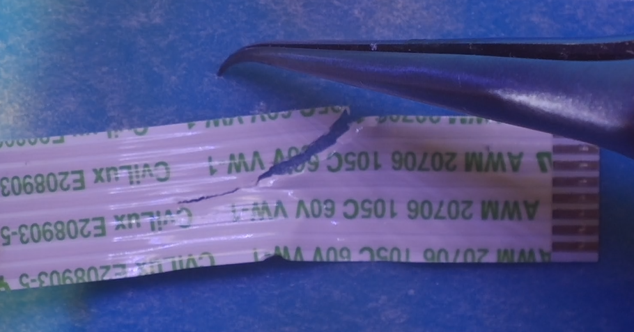 Вот для наглядности - обрыв шлейфа.