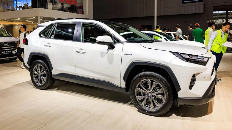 Toyota сохранила чисто бензиновые версии для нового RAV4 2026 в Китае