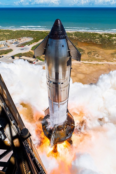 Последний Starship 2 в истории: SpaceX выложила эффектные фото и замедленное видео включения всех двигателей корабля