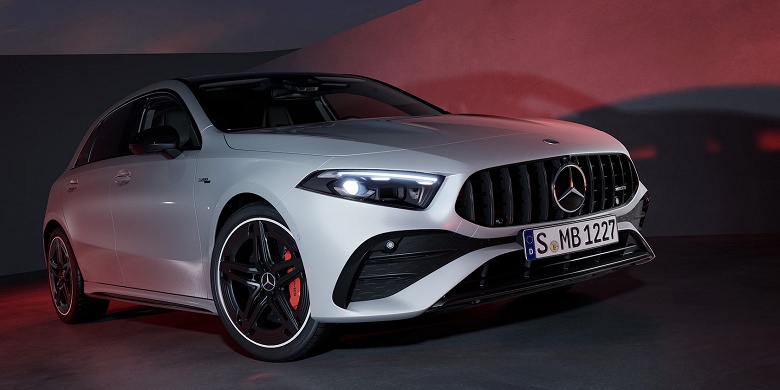 306 л.с. за 8,69 млн рублей. В Россию едет Mercedes-Benz AMG A 35 2025 - 1 306 л.с. за 8,69 млн рублей. В Россию едет Mercedes-Benz AMG A 35 2025