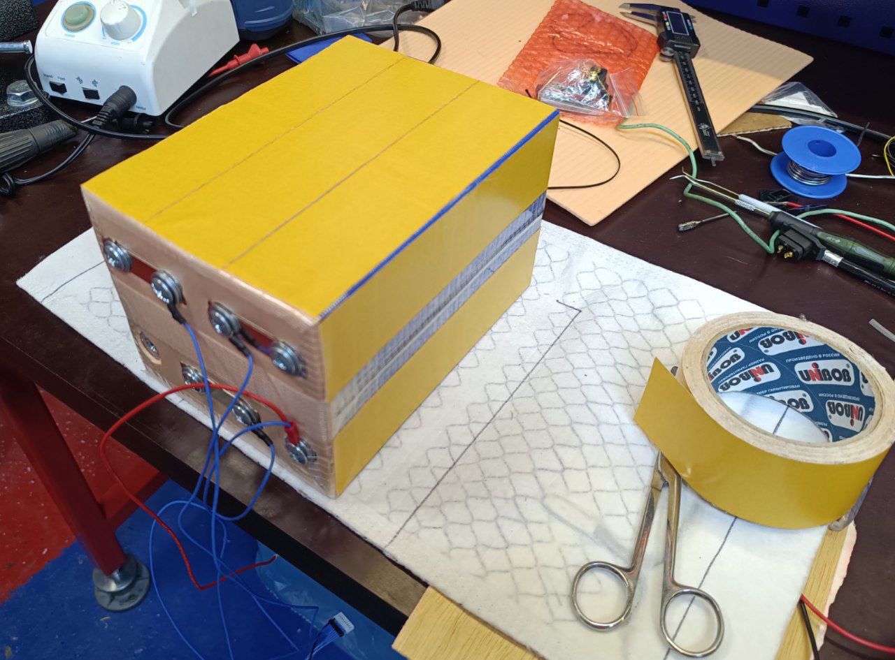 Двусторонний скотч обязательно должен быть тонким