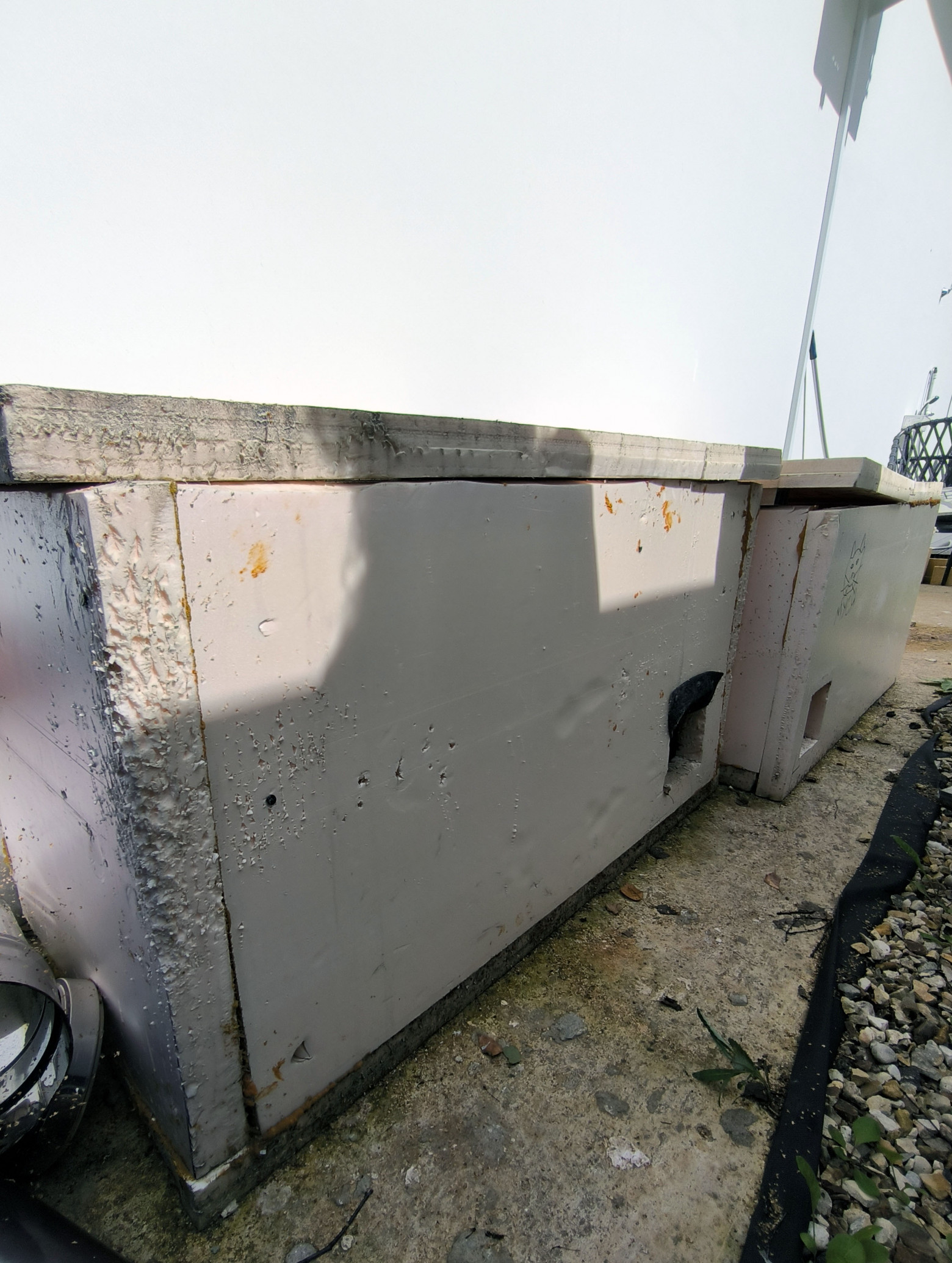 А вот и теплые зимние домики для котиков  