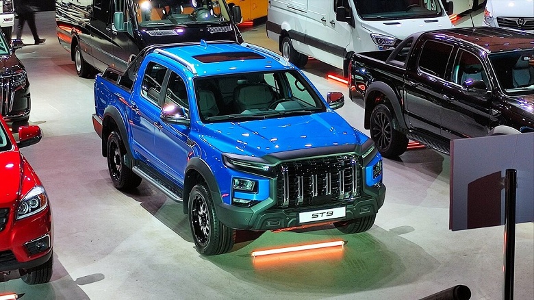 Российский 224-сильный рамный внедорожник с корнями Toyota, который собирают на УАЗе. Отечественный Sollers ST9 выйдет в двух версиях