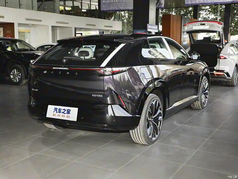 Совершенно новый большой 260-сильный гибридный кроссовер Mazda — очень дешево. Стартовали продажи Mazda EZ-60 - 2 Совершенно новый большой 260-сильный гибридный кроссовер Mazda — очень дешево. Стартовали продажи Mazda EZ-60