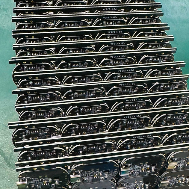 Платы, готовые к сборке в корпус зарядки 