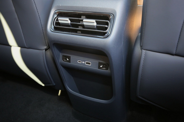 Первый белорусский кроссовер, который приедет в Россию. Живые фото Belgee X80, который расходует от 6,4 до 10 л/100 км