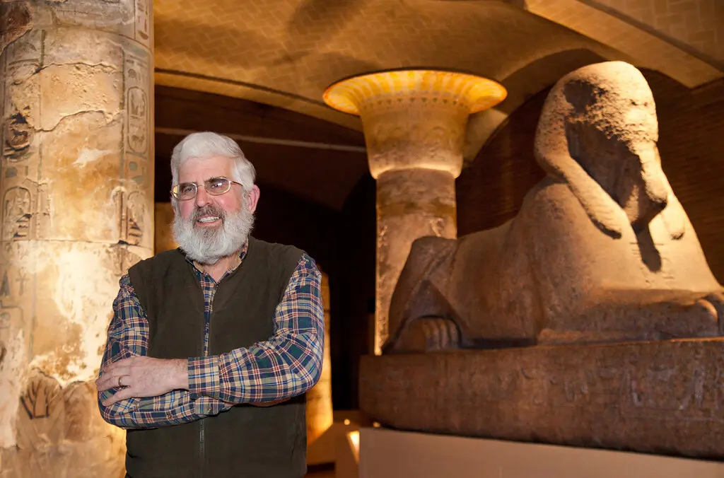 Д-р Макговерн в 2013 году в музее Пенсильванского университета.