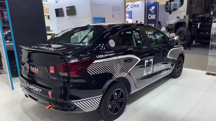 АвтоВАЗ показал гоночную версию Lada Iskra Sport - 3 АвтоВАЗ показал гоночную версию Lada Iskra Sport