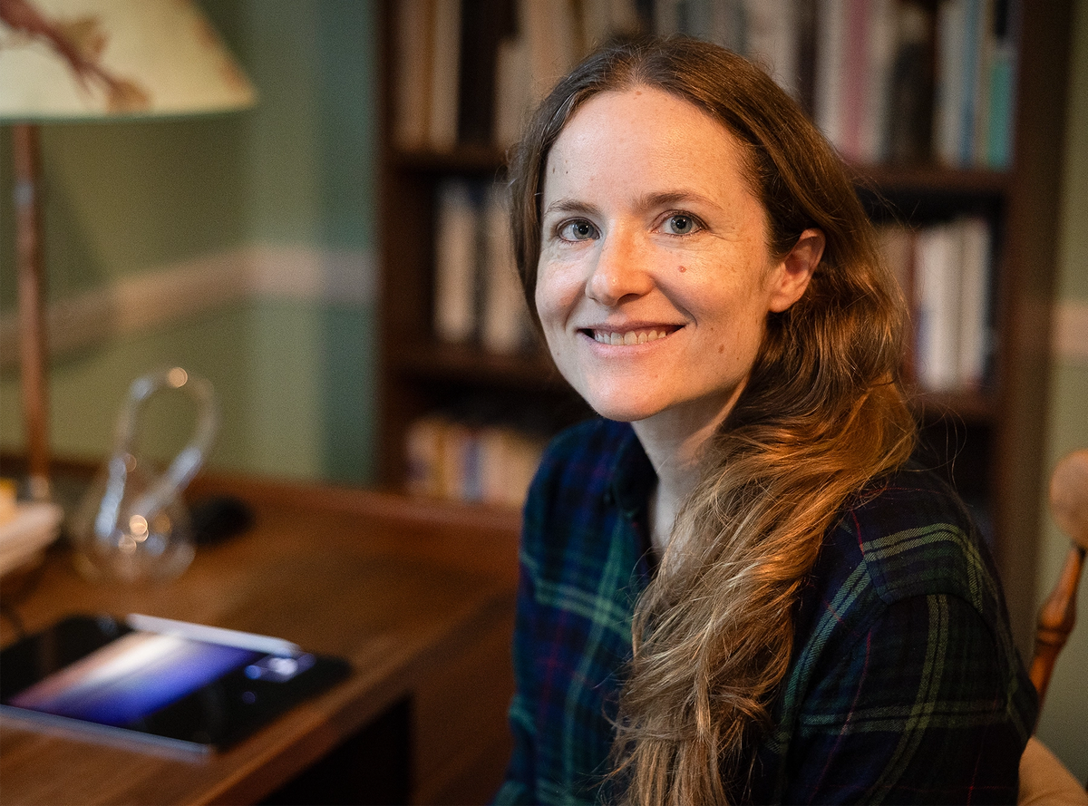 Кирстен Викельгрен использует сложный набор математических методов для изучения фундаментальной природы чисел.